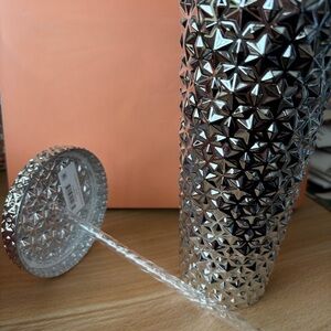 Brand new shiny silver texturized tumbler 26oz
w/straw